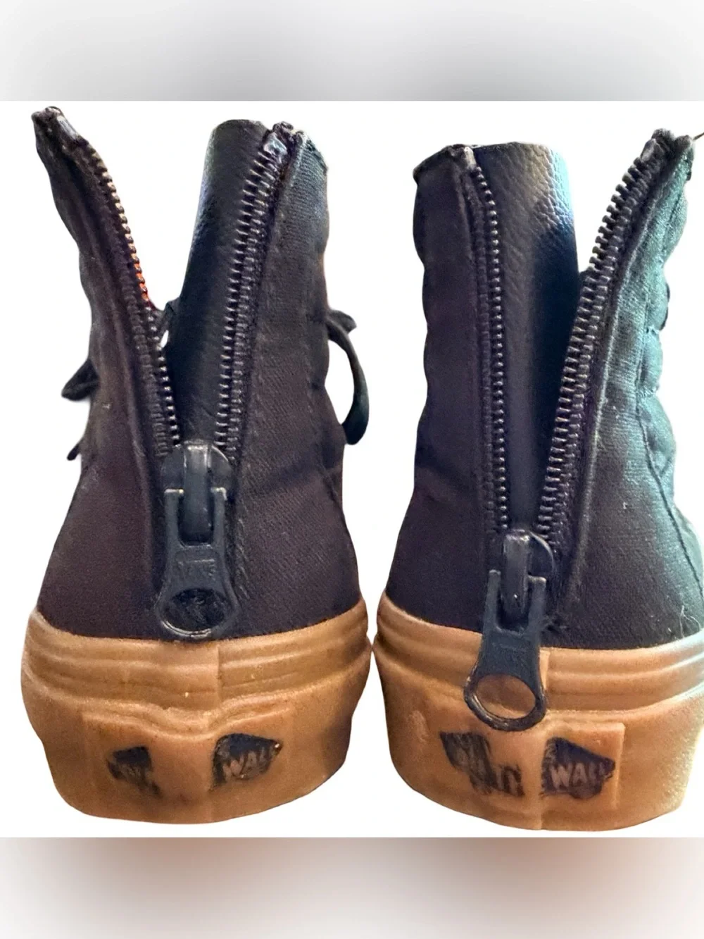 Vans Sk8-Hi Kids 12.5 Black on Black/ Gum Sole/ Back Zip